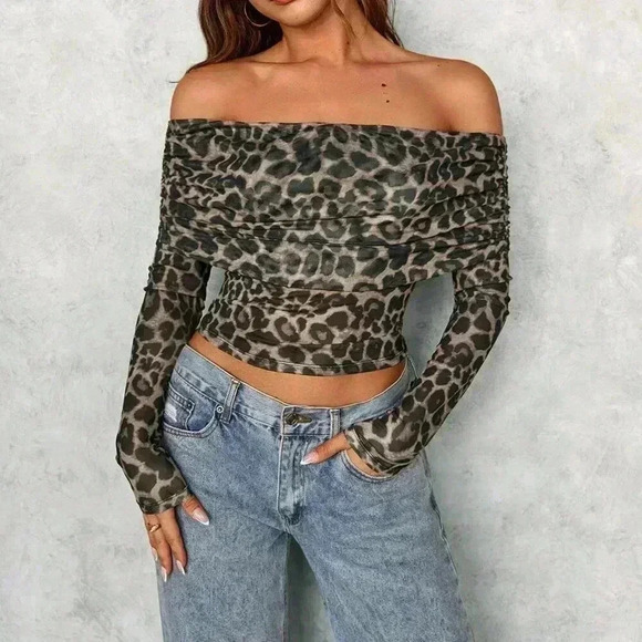 Tops - Multicolor Casual Women's Leopard Print Off-Shoulder Form-Fitting Top